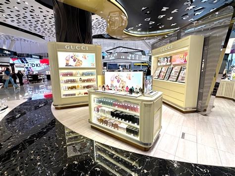 abu dhabi airport gucci